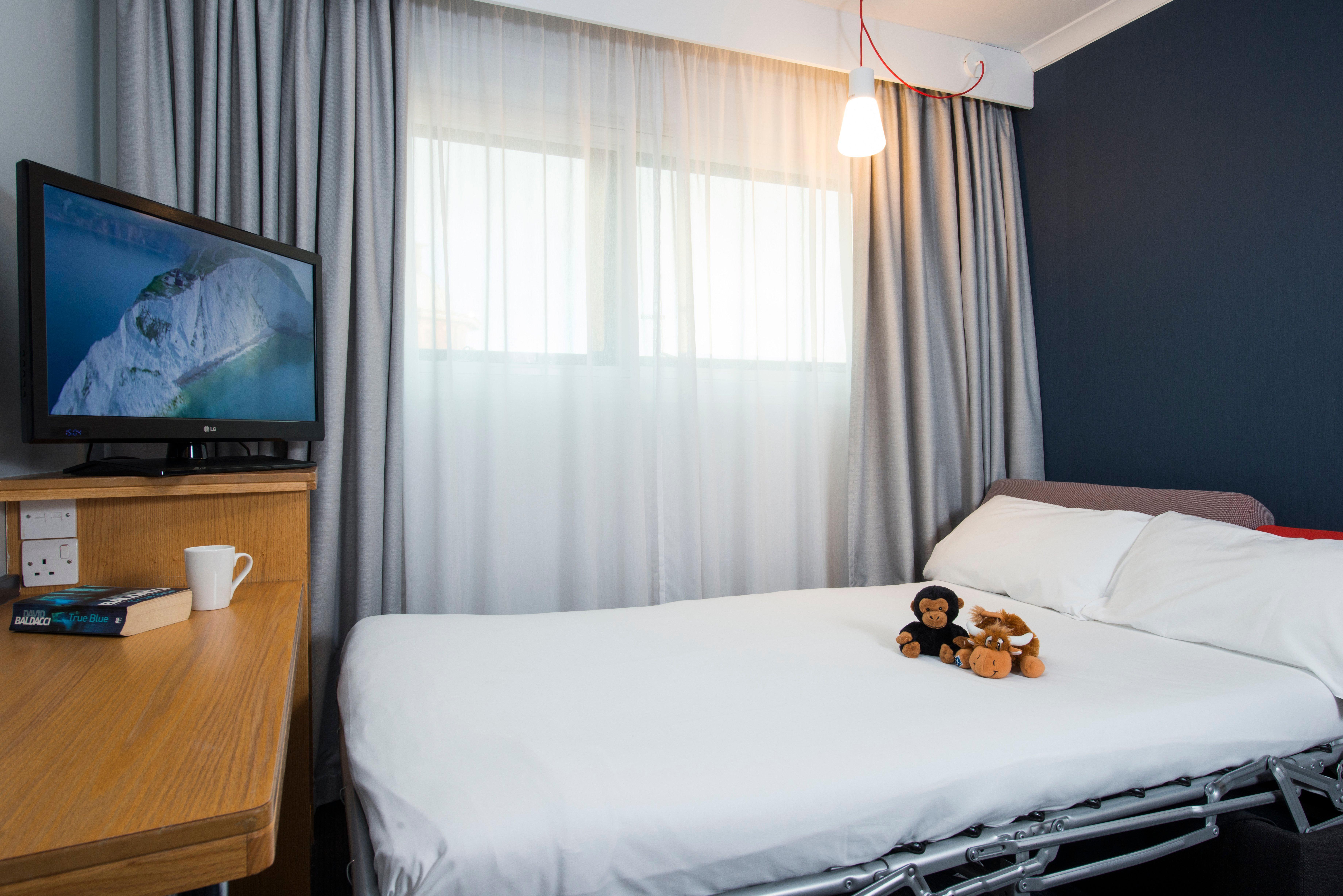Holiday Inn Express East Midlands Airport By Ihg Castle Donington Exteriör bild
