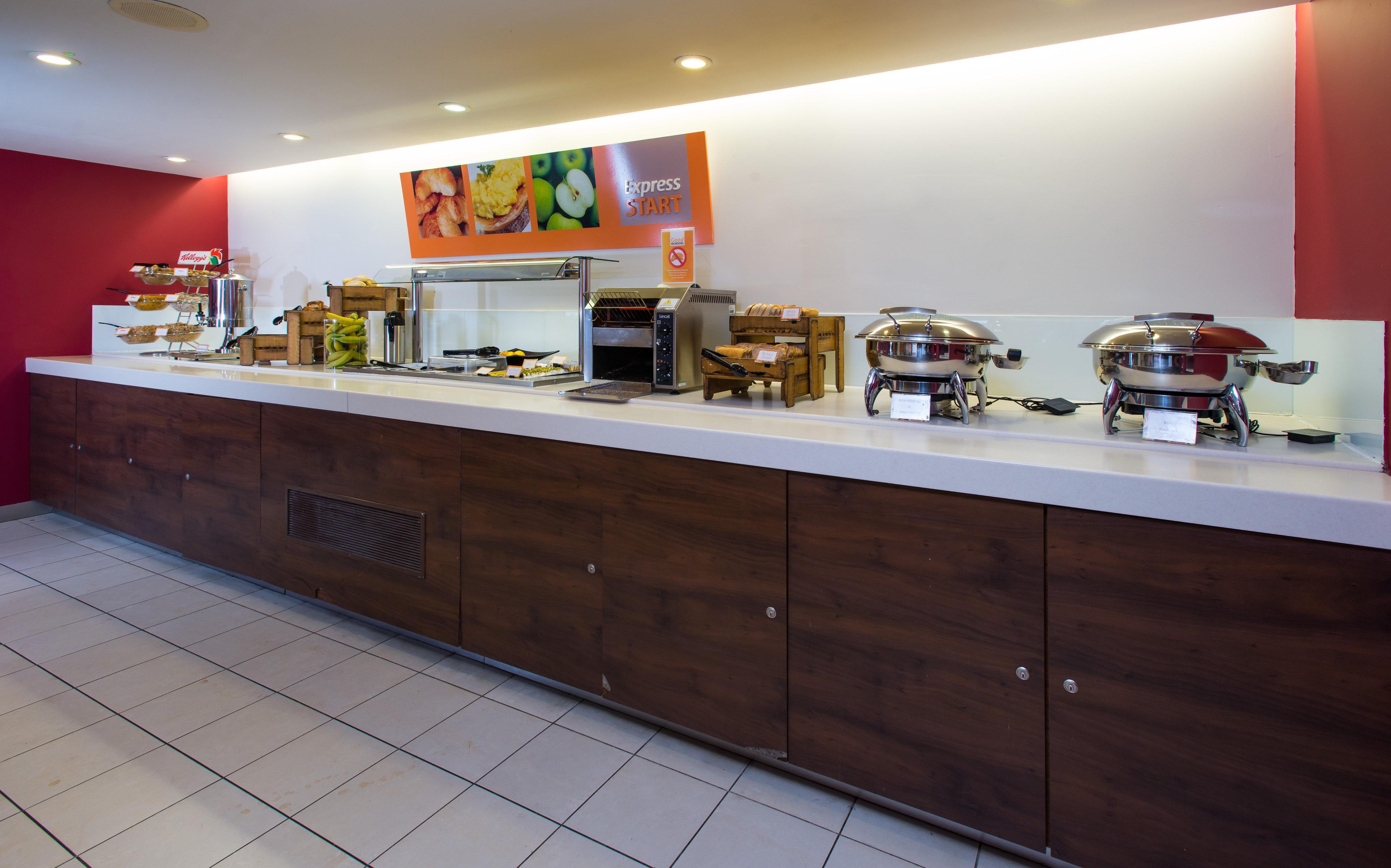 Holiday Inn Express East Midlands Airport By Ihg Castle Donington Exteriör bild