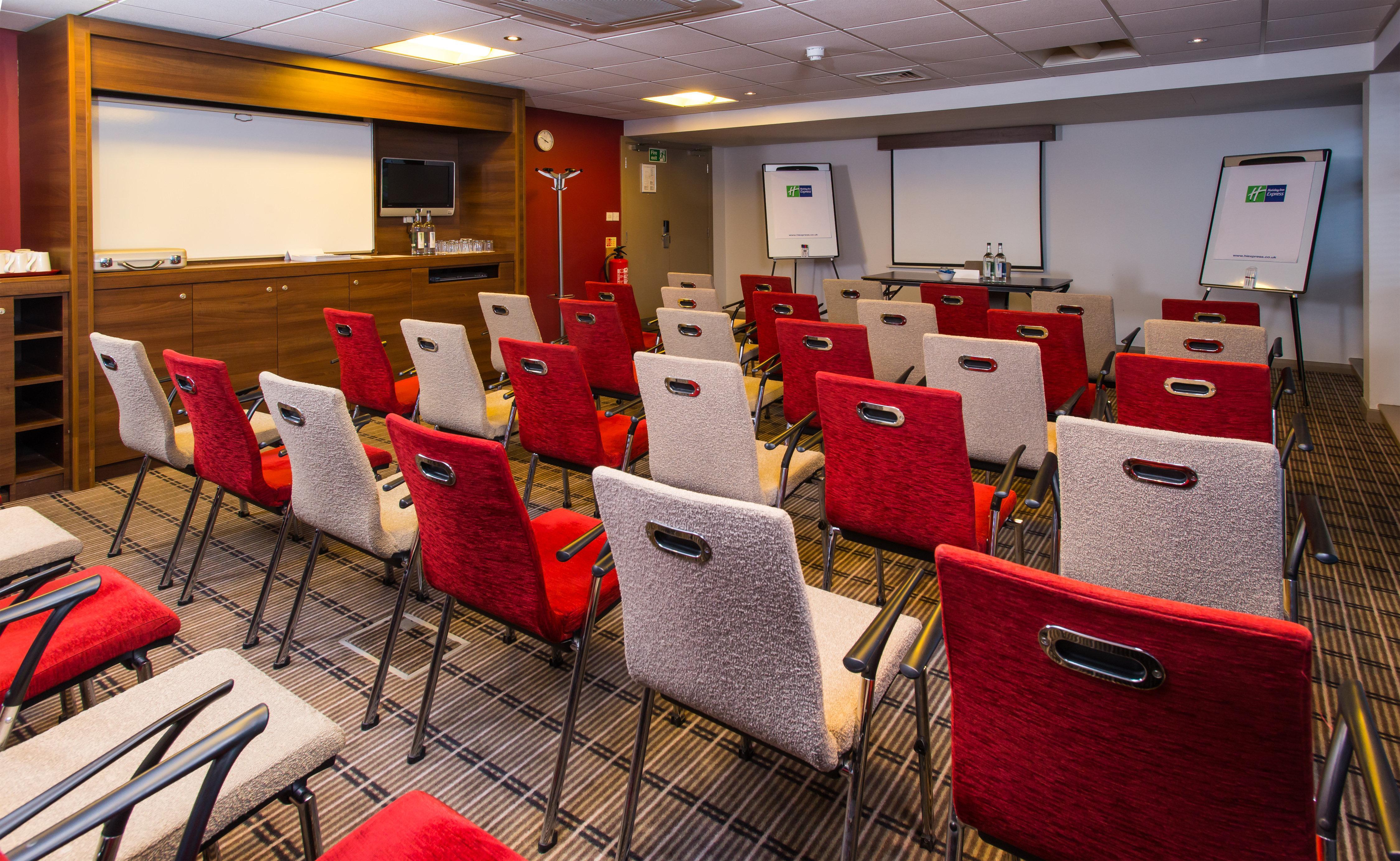 Holiday Inn Express East Midlands Airport By Ihg Castle Donington Exteriör bild
