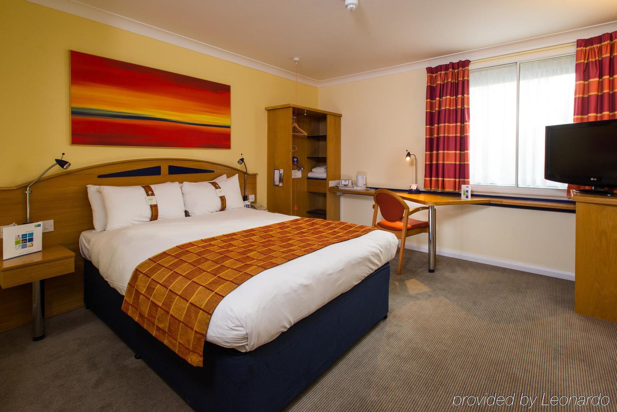 Holiday Inn Express East Midlands Airport By Ihg Castle Donington Exteriör bild