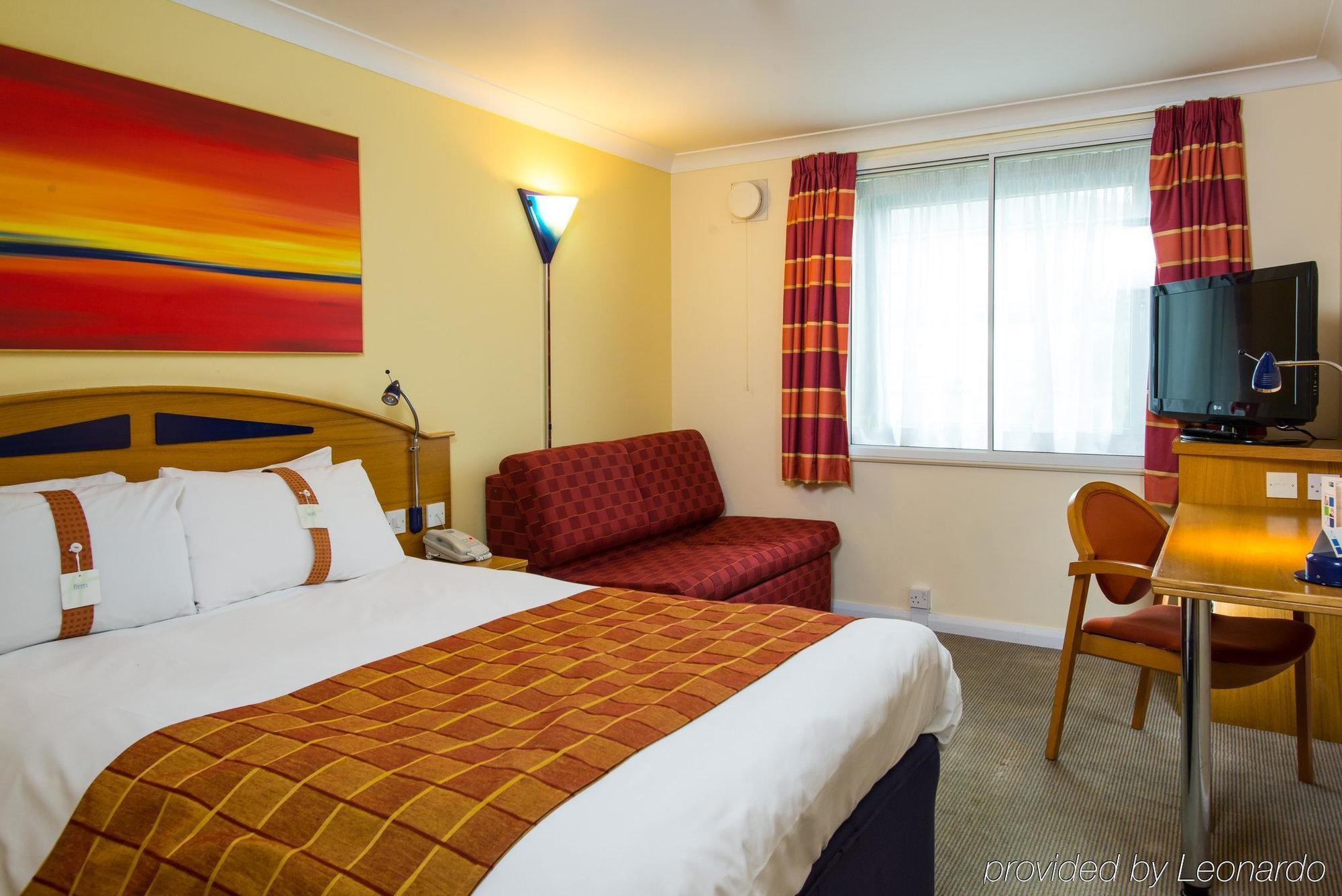 Holiday Inn Express East Midlands Airport By Ihg Castle Donington Exteriör bild