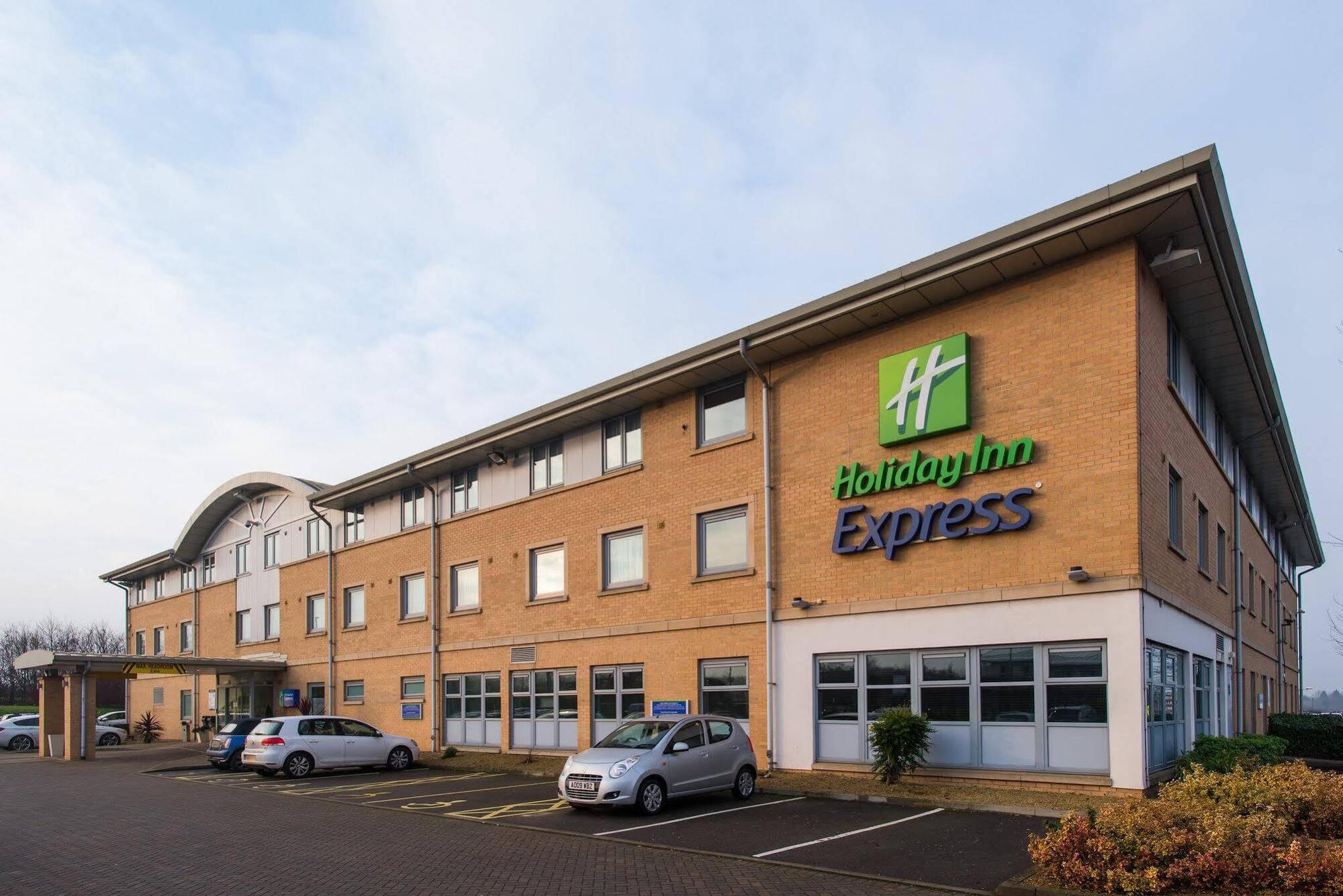 Holiday Inn Express East Midlands Airport By Ihg Castle Donington Exteriör bild